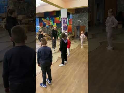 Ребята очень круто танцуют😱