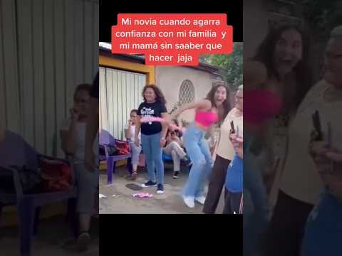 🤣 LE FALTA UN TORNILLO 🤣🤣🤣 #memes #girl #novia #familia #amor #love #funny #fyp #shorts #viral