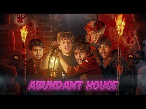 I Snuck into an ABANDONED House 😱 | Horror Challenge |