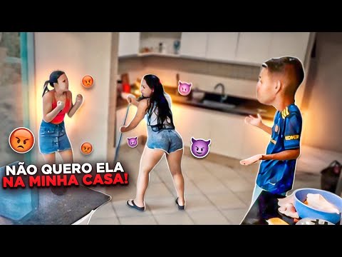 TROLEI MINHA NAMORADA, CHAMEI UMA FAXINEIRA G4TA PRA NOSSA CASA.