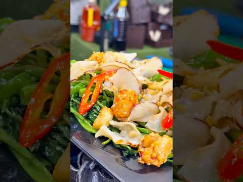 Ốc xào rau muống cùng Thanh ốc .