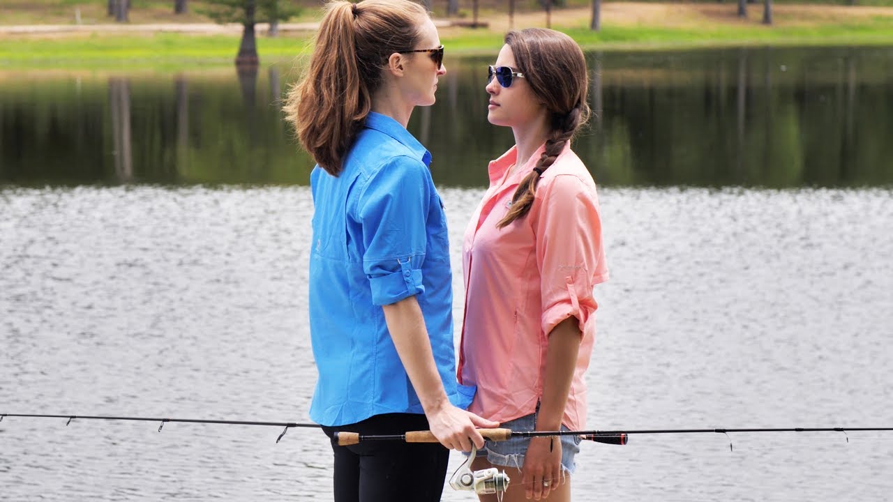 Wife Fishing Battle! Ocean Spoon Girl vs Heather