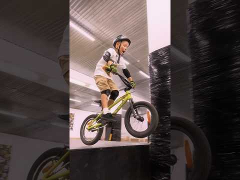 Тренер даст мне 5 тыщ, если я сделаю дроп с флайбокса #bmx #bmxlife #nikbmx