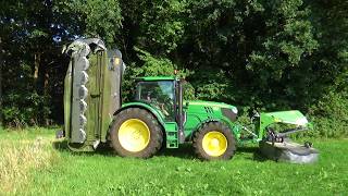 JD & Fendt mowing silage