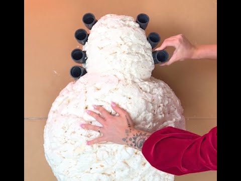 De la mousse de construction transformée en une bête terrifiante 🕷️