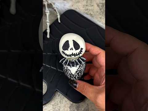 Jack Skellington Strawberry #nightmarebeforechristmas #halloweentreats #chocolatecoveredstrawberries