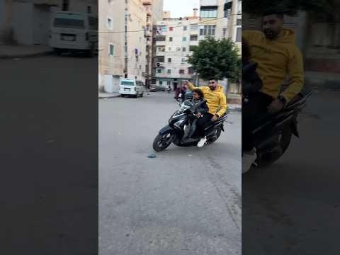 اتفرجو على اصغر طفل عندنا وهو لسه متعلم السواقه 😂😂