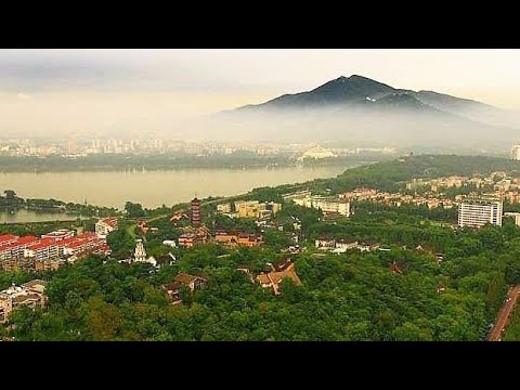 鍾山春 – 周璇 (1941)