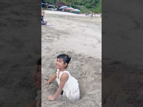 Ngakak!! Celana Moana mel*rot lagi wkwk
