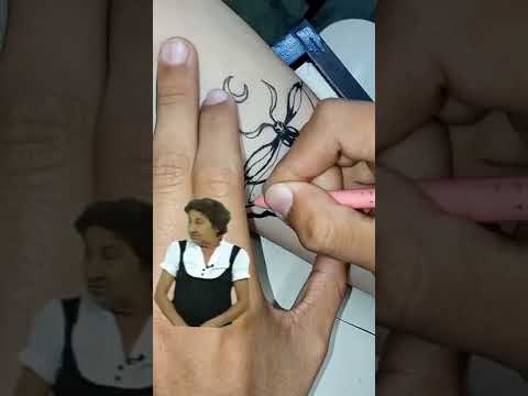 Dia 2 Tatuando povo da escola #desenho #arte #tattoo #tatuagem #escola