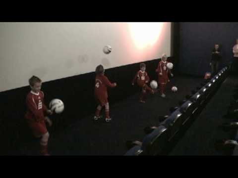 Die Teufelskicker im Kino Meißen am 14.03.2010.mpg