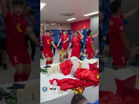 Cầu thủ Việt Nam hát vang trong phòng thay đồ #shorts #aseancup2024