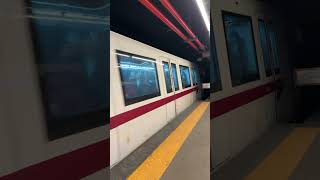 Metro va via da Spagna direzione anagnina
