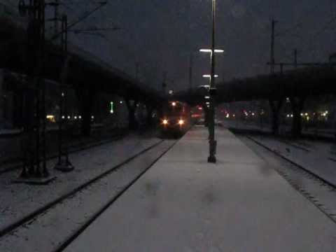 218 497 und 218 417 als Sandwich mit 9 Dostos in Frankfurt West