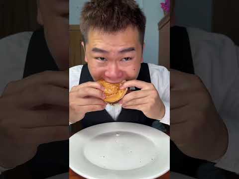 Only eat one hamburger today TikTok Food Creator Refresh the series of hamburgers and eat enough