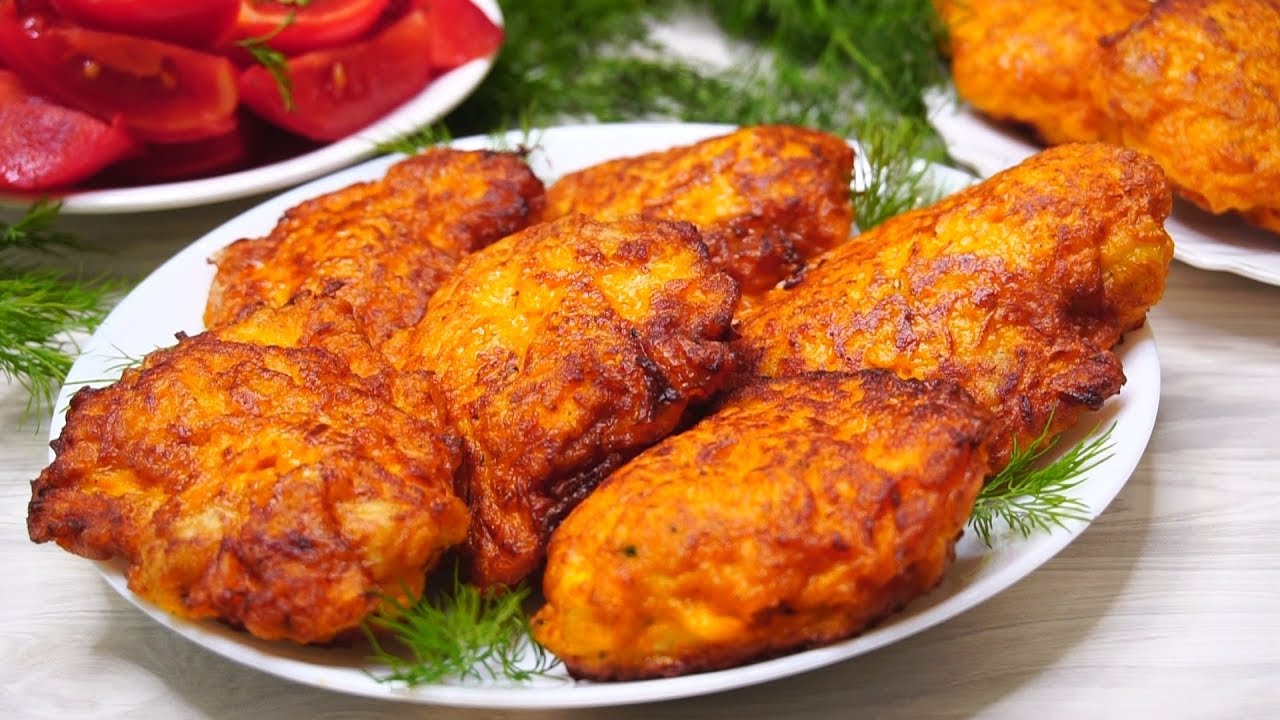 Куриные отбивные в морковном кляре с соусом