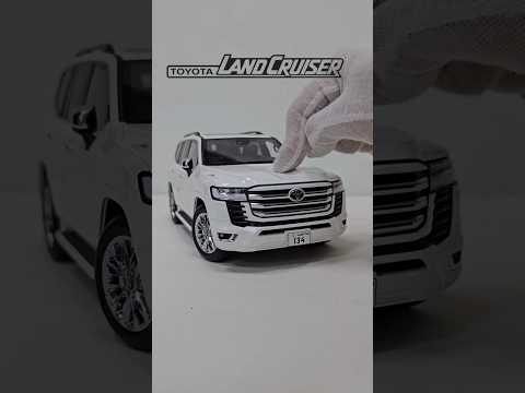 Toyota Landcruiser LCD licensed by toyota scale: 1/18 #diecastcars #toyota #modelcars
