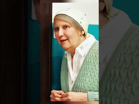 Подобрал музыку для бабушки 😅