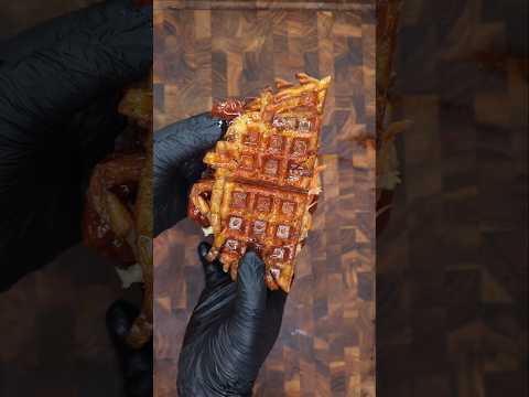 EPIC HOT HONEY FRIED CHICKEN WAFFLE SAND 🧇🍗 #Shorts #food