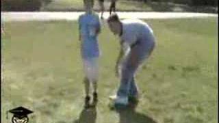 Los chicos saben cómo derrotar a los grandes.