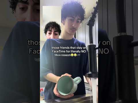 those friends on facetime be like😂