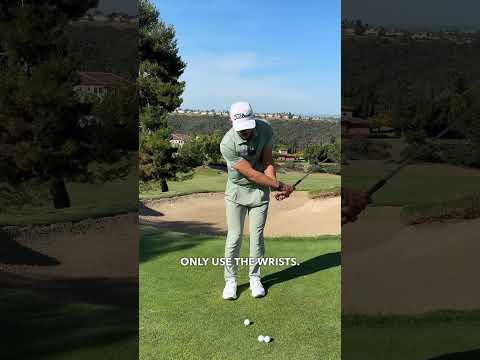 Wrists or No Wrists When Chipping? #golf #golftips #chipping