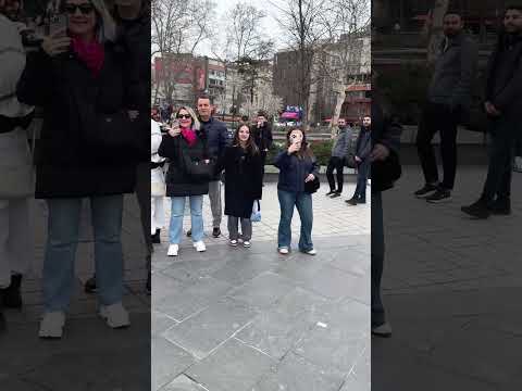 FATMA TURGUT SOKAKTA DEĞMESİN ELLERİMİZ SÖYLÜYOR