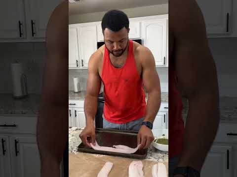 60 second meal prep ??‍? - Cod, shrimp, rice, & string beans ???? #mealprep