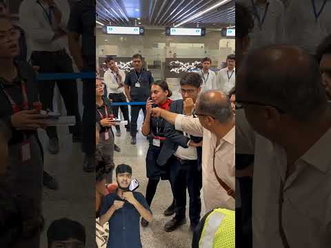 एयर एशिया के फ्लाइट के टायर हुआ पंचरair Asia ke flight ke tair hua puncture#short