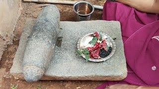 அம்மியில் அரைத்த துவயல்