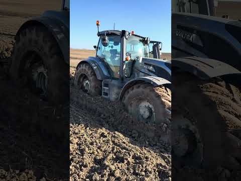 Tough day in the field #valtra #masseyferguson