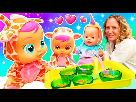 Nicoles Puppen Kindergarten. Cry Babies finden einen Zauberstab. Puppen Video für Kinder