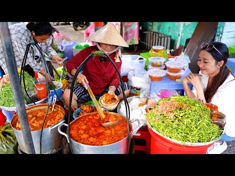 Kinh ngạc gánh bánh canh, bún cua bán hơn 70 năm đội nắng có cục riêu tròn ú, không chỗ nào có