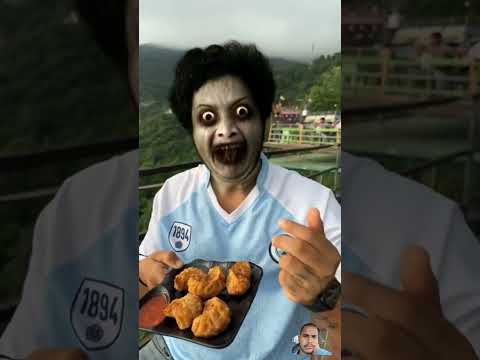 Shaitaan Fried😱 Momos kha🦁 #momos #maakidal  gaya#shorts #trendingshorts #comedy #food #meghachaube