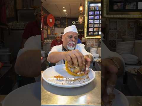 Lucknow basket chaat Rs 250 #chaatrecipe #youtubers #foodiesunite #indianfoodeating #wowindia