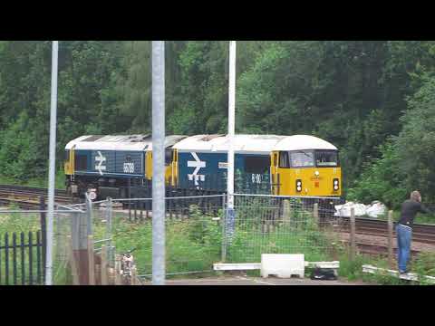 *BRAND NEW 69002 WITH 66789* passing Farnborough Main on 0Z69 Eastleigh Works-Waterloo