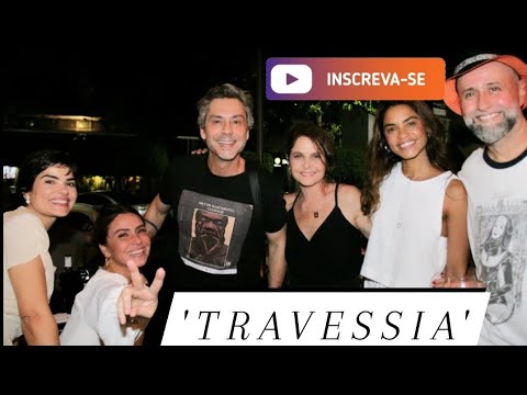 'Travessia' reúne elenco no 'Boteco Boa Praça' para assistir ao centésimo capítulo da trama.