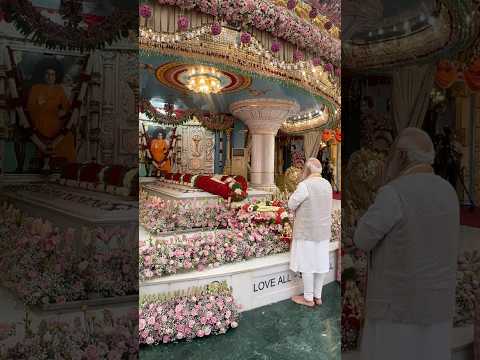 Sai Ram! PM Modi pays homage to Sri Sathya Sai Baba at Puttaparthi | #shorts