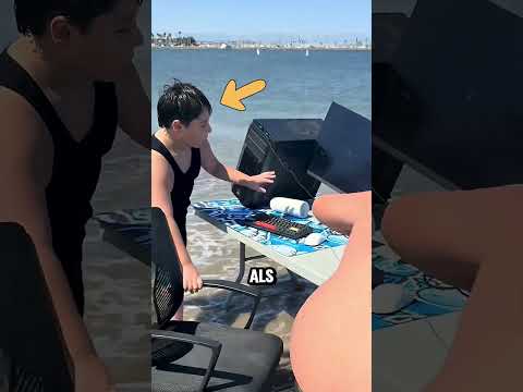 Er ließ seinen Computer ins Meer fallen