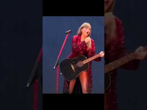 #Taylor Swift Swallowed A Bug During Her London Concert! LOLs!!!!!!