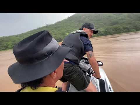 CHARLLES TIRINGA E JOÃO SALVANDO ANIMAIS DA ENCHENTE NO PAJEÚ | COMÉDIA SELVAGEM ®