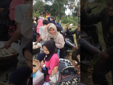Ketika lagi asyik nonton di samperin kuda lumping #shorts #kudalumping