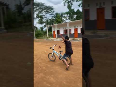 Sepeda ada hantunya pt 2#shorts #minivlog #bocilwargads #mashito
