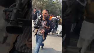 سخت نعرے بازی شرم کرو حیا کرو عمران خان کو رہا کرو پنجاب اسمبلی سے براہ راست احتجاج
