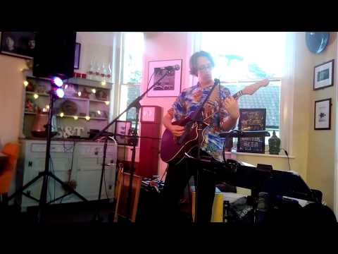 Barking Up The Wrong Tree (live)