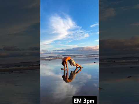 আজকে সমুদ্রের পাড়ে গিয়ে সাপের মত ব্যায়াম করলাম #challenge #funny