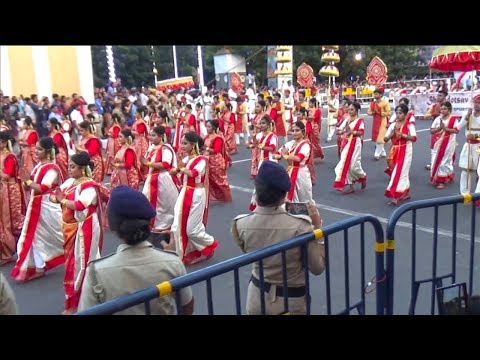 Kolkata Durga Puja Carnival  | दुर्गा पूजा कार्निवल कोलकाता