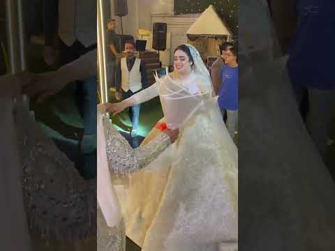 صحبتك اللي تفجاك بالدولار وبس 😂😂😂 #explore #wedding #bridesmaids #اكسبلور #bridemaid