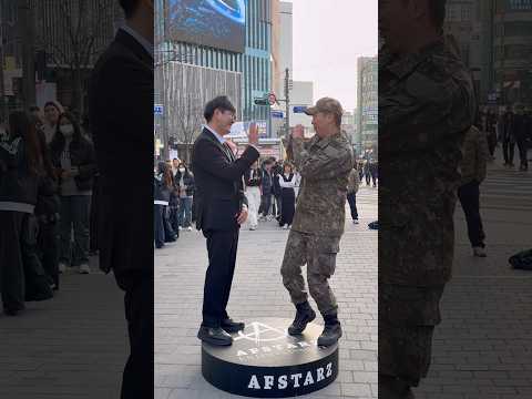 군인 구독자 친구의 애교 댄스는 과연?#춤추는곰돌 #춤추는곰돌의랜덤댄스 #kpop #dance #music #댄스 #challenge #챌린지 #너뿐이야 #방소담 #군인