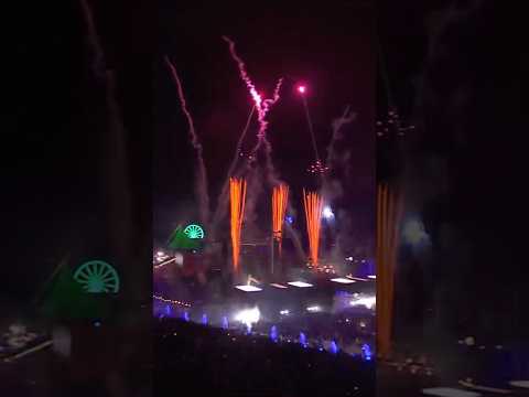 Dimitri Vegas & Like Mike bringing the energy.
